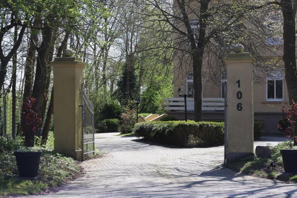 Emily'S Deichbude In Einer Historischen Villa In Dornumersiel Exteriér fotografie